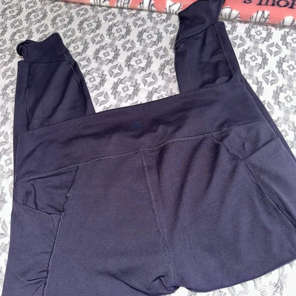 All in motion leggings - Picture 3 of 5